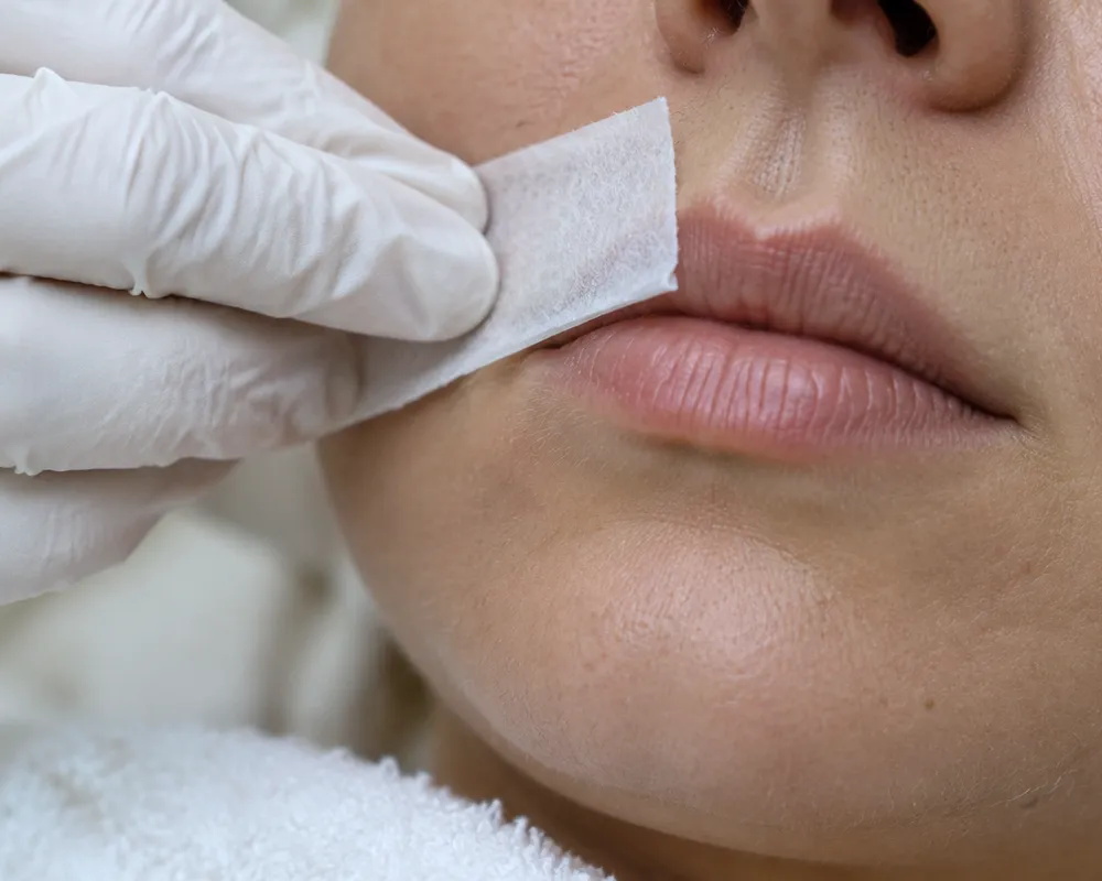 Waxing gezicht bij Zina Beauty